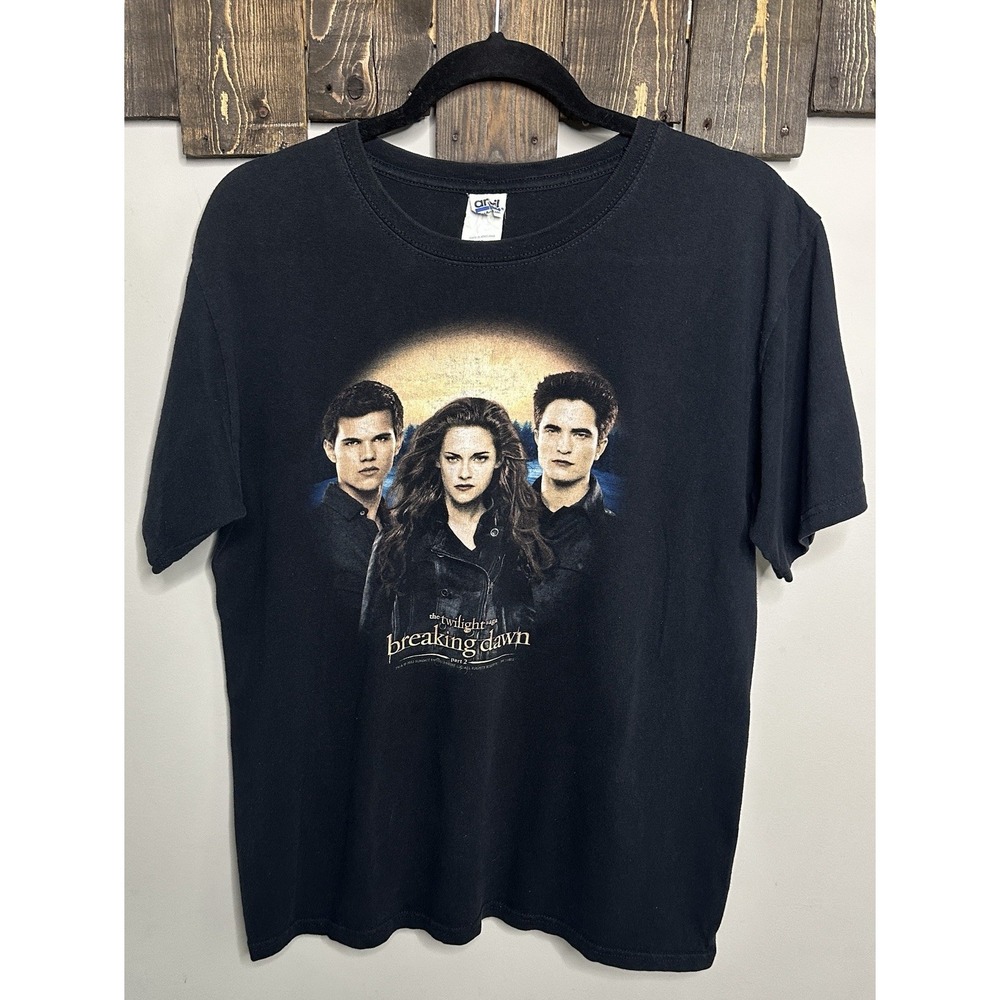 Vtg The Twilight Saga Breaking Dawn Part 2 Anvil T-Shirt Size (M)